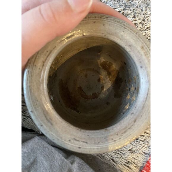 Wisconsin Pottery Columbus WI 1987 salt glaze crock 4" x 3 1/4". Cobalt - Picture 5 of 5